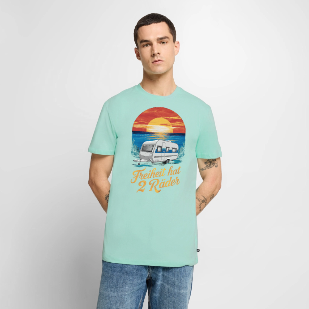 Freiheit hat 2 Räder - Herren Camping T-Shirt - Wohnwagen - Mint