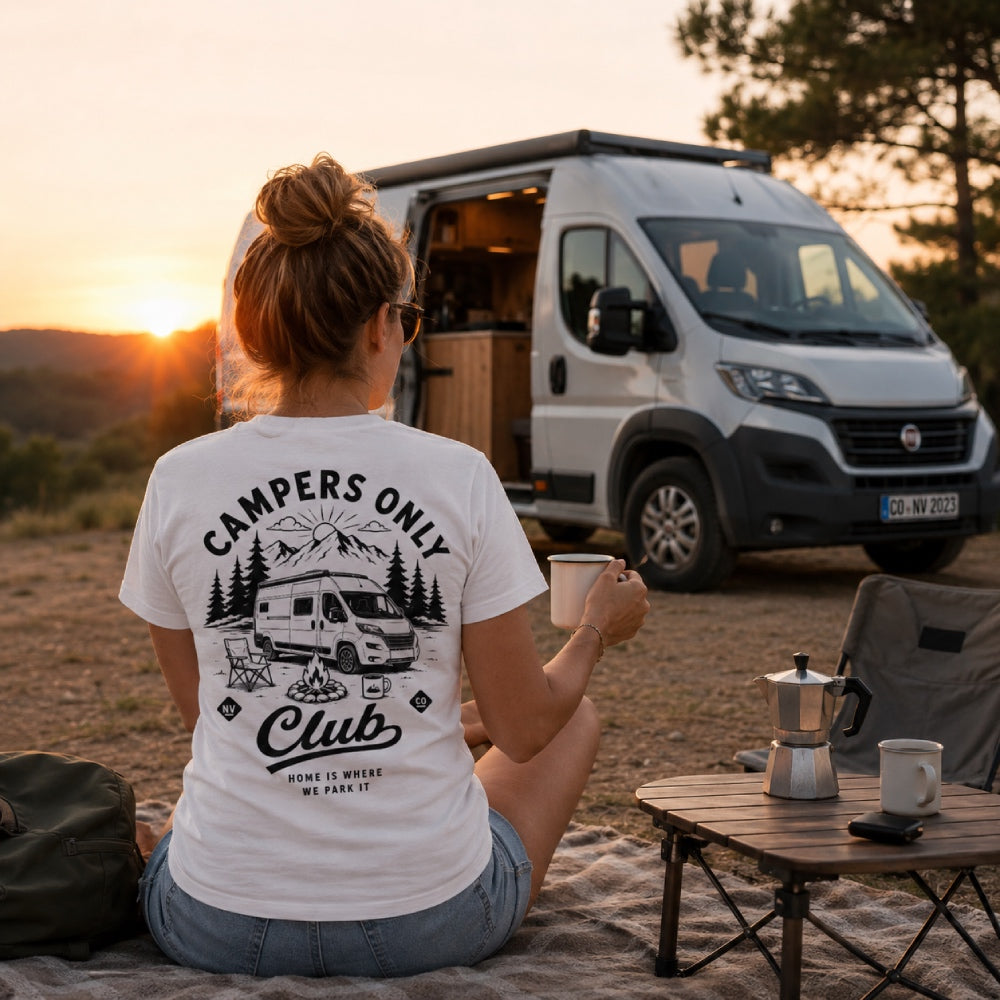 Campers Only Club - Damen Camping T-Shirt - Van