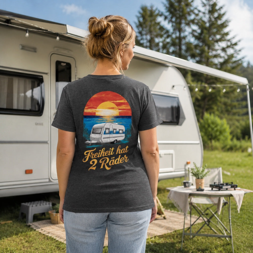 Freiheit hat 2 Räder - Damen Camping T-Shirt - Wohnwagen