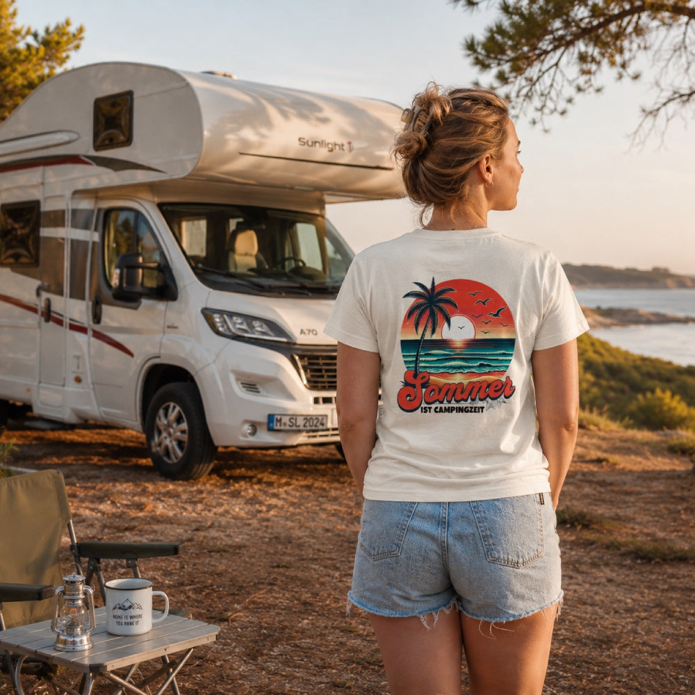 Sommer ist Campingzeit - Damen Camping T-Shirt