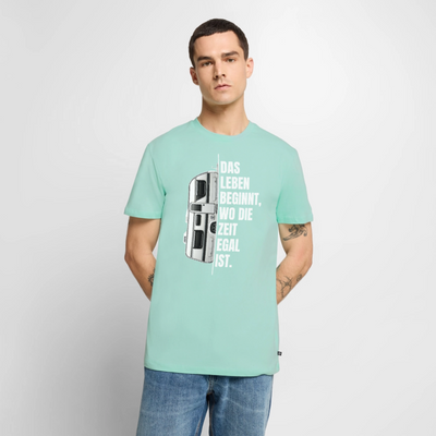 Camping ist Zeitlos - Herren Camping T-Shirt - Wohnwagen - Mint 