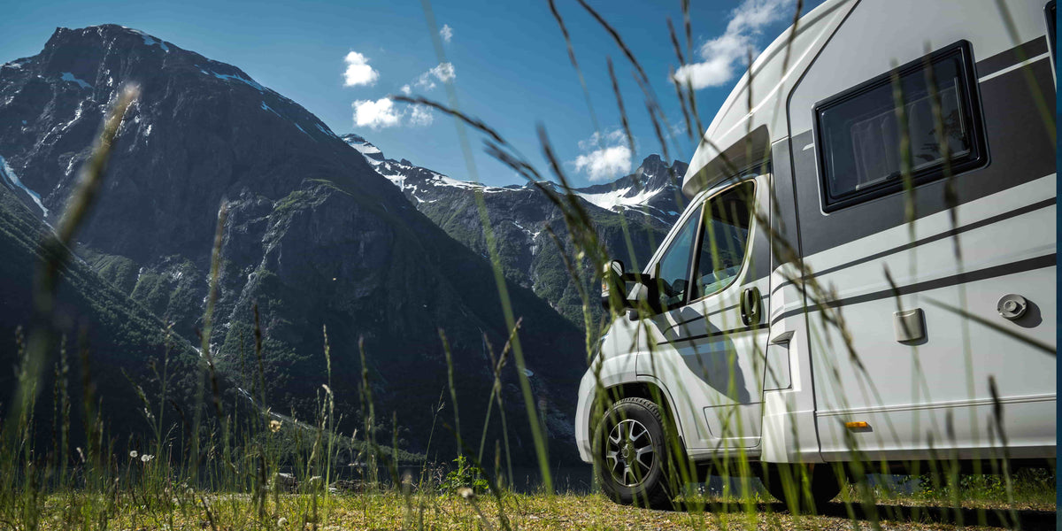 Wohnmobil in den Bergen - LazyDonkeyDesign