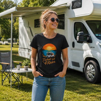 Freiheit hat 4 Räder - Damen Camping T-Shirt - Wohnmobil