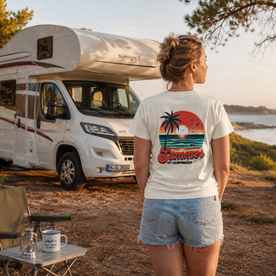 Sommer ist Campingzeit - Damen Camping T-Shirt